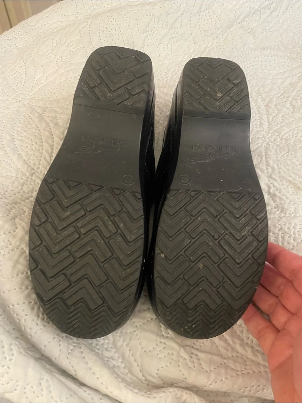 Black unisex Slip-On Clogs